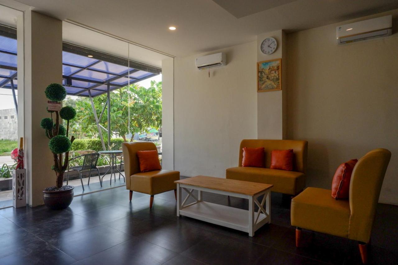 Reddoorz Plus Near Solo Baru Exterior foto